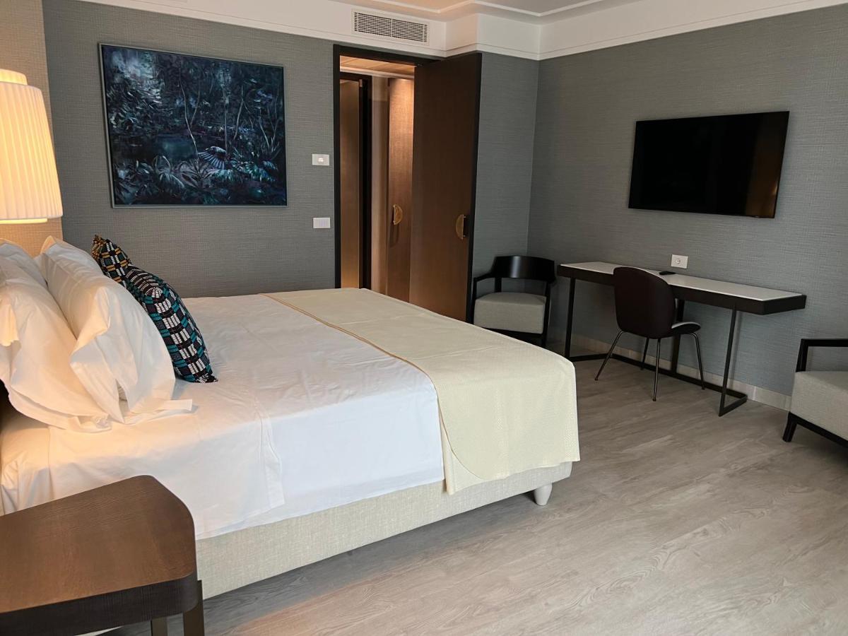 Ceccarini 9 Home Suite Home Riccione Zewnętrze zdjęcie