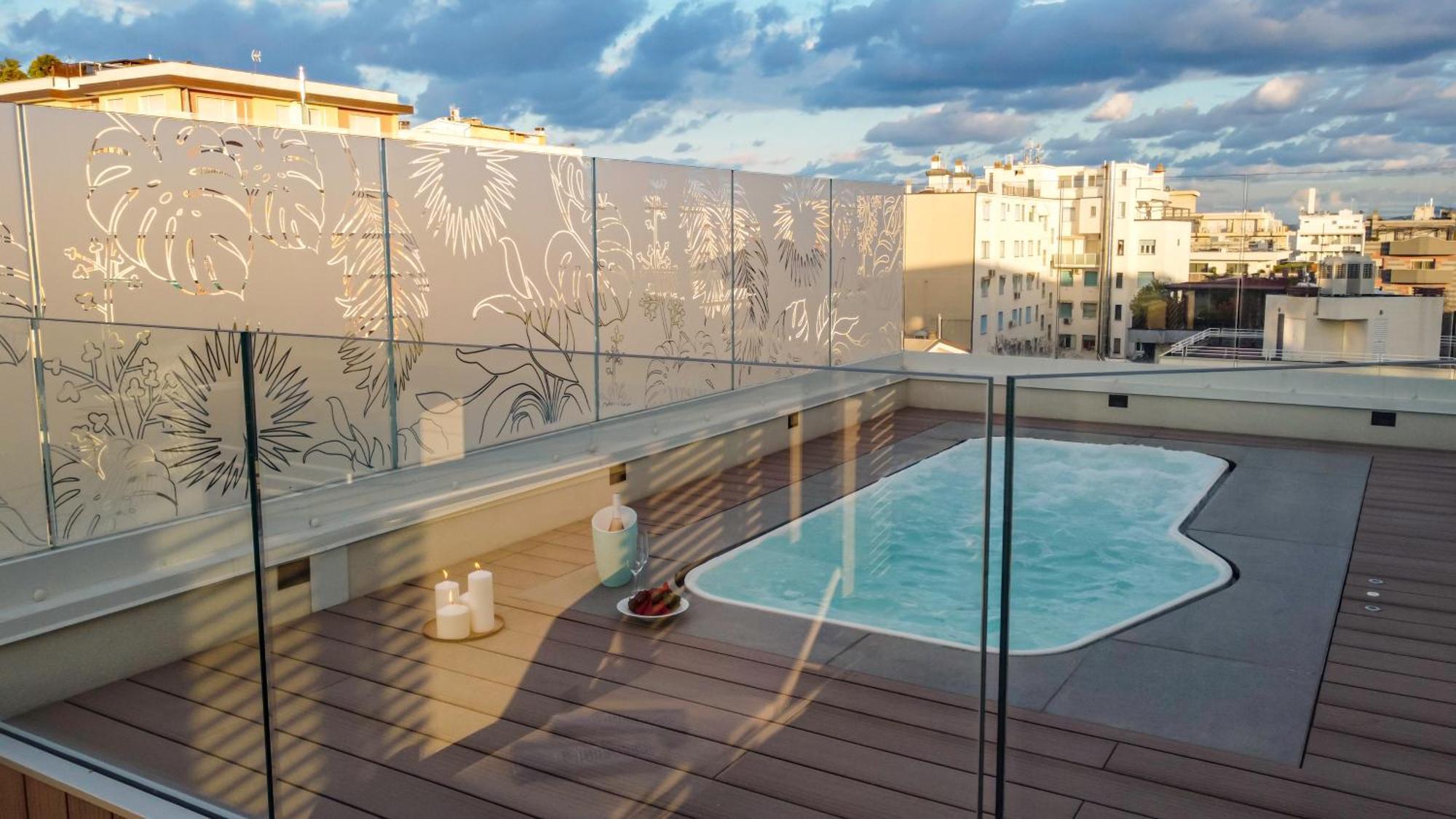 Ceccarini 9 Home Suite Home Riccione Zewnętrze zdjęcie